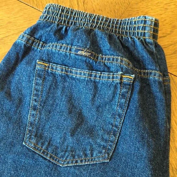 Chic Women's 18 Petite Relaxed Fit Denim Jeans - Picture 3 of 9